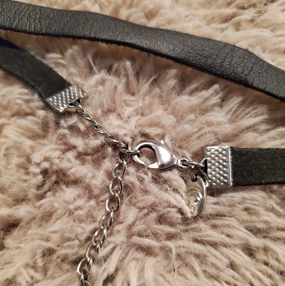 Faux leather choker - Picture 2 of 2